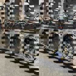 Coin & Card Operated Self Service Laundromat In Nashville